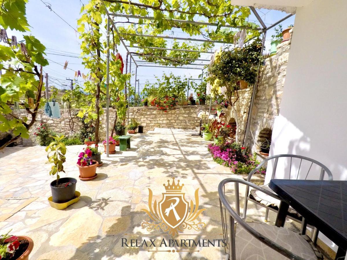 Paradise Palm Beach Apartment In Sarandë Buitenkant foto